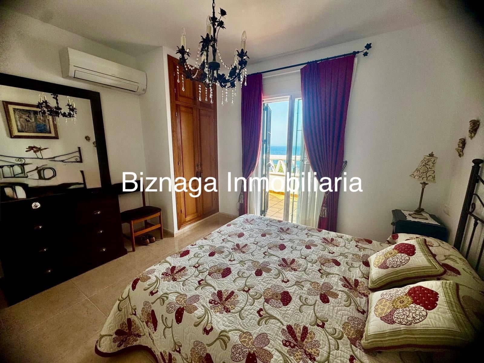 4 sypialnia Dom blizniak na sprzedaż w Torrox-Costa z basenem garażem - 520 000 € (Ref: 9340034)