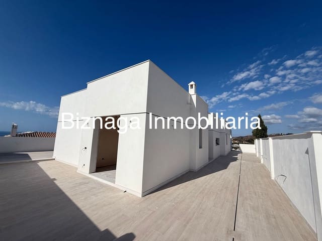 3 sypialnia Willa na sprzedaż w Torrox Park, Torrox z basenem garażem - 750 000 € (Ref: 9340036)