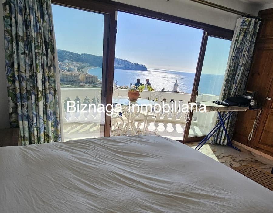 Chalet de 5 habitaciones en La Herradura en venta con piscina garaje - 1.180.000 € (Ref: 9340037)