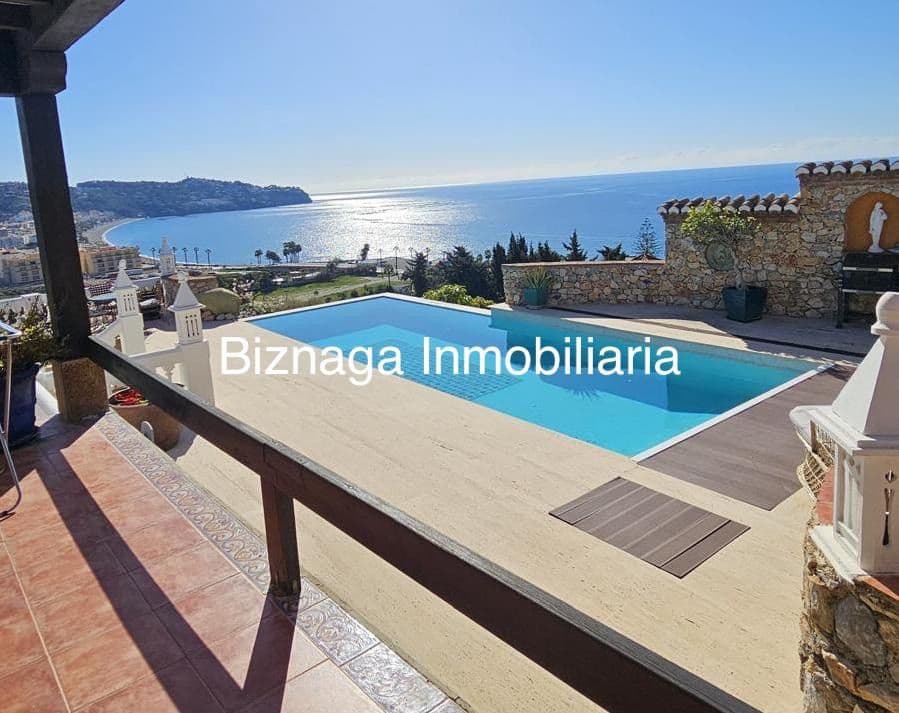 Chalet de 5 habitaciones en La Herradura en venta con piscina garaje - 1.180.000 € (Ref: 9340037)