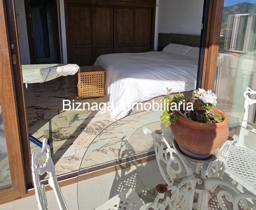 Chalet de 5 habitaciones en La Herradura en venta con piscina garaje - 1.180.000 € (Ref: 9340037)