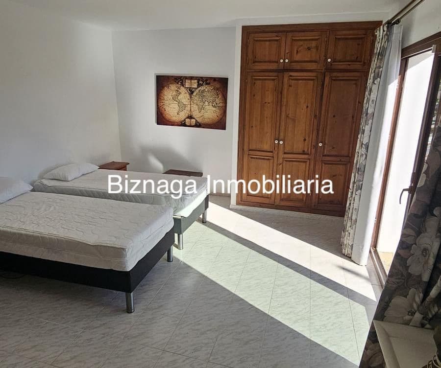 Chalet de 5 habitaciones en La Herradura en venta con piscina garaje - 1.180.000 € (Ref: 9340037)