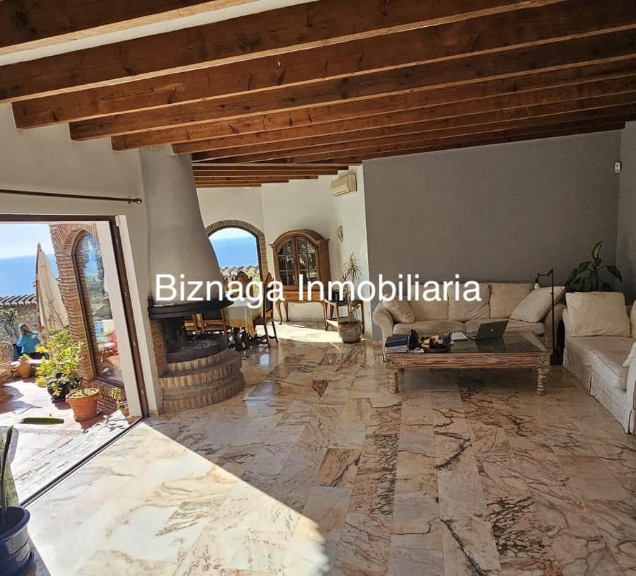 Chalet de 5 habitaciones en La Herradura en venta con piscina garaje - 1.180.000 € (Ref: 9340037)