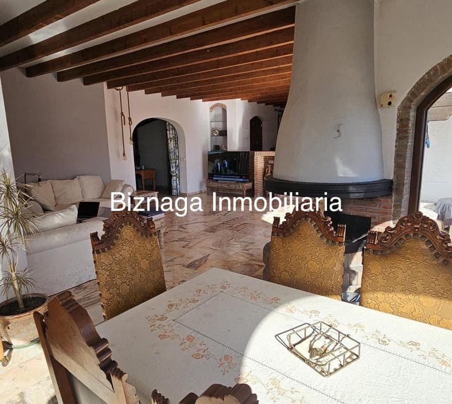 Chalet de 5 habitaciones en La Herradura en venta con piscina garaje - 1.180.000 € (Ref: 9340037)