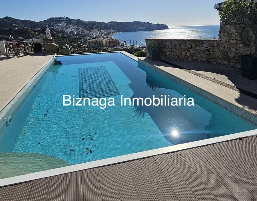 Chalet de 5 habitaciones en La Herradura en venta con piscina garaje - 1.180.000 € (Ref: 9340037)