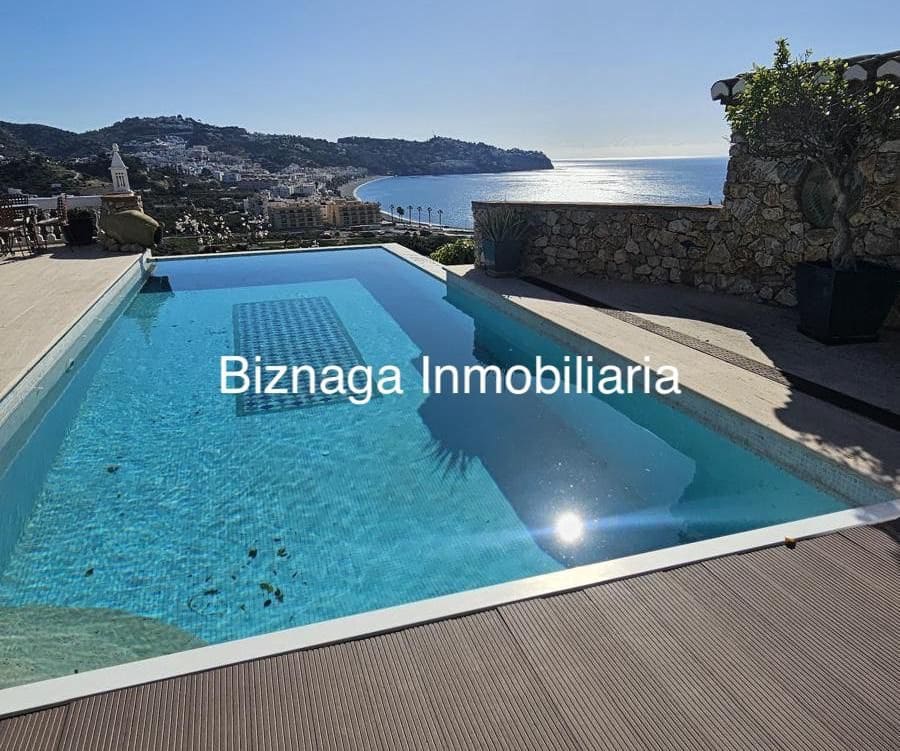 Chalet de 5 habitaciones en La Herradura en venta con piscina garaje - 1.180.000 € (Ref: 9340037)