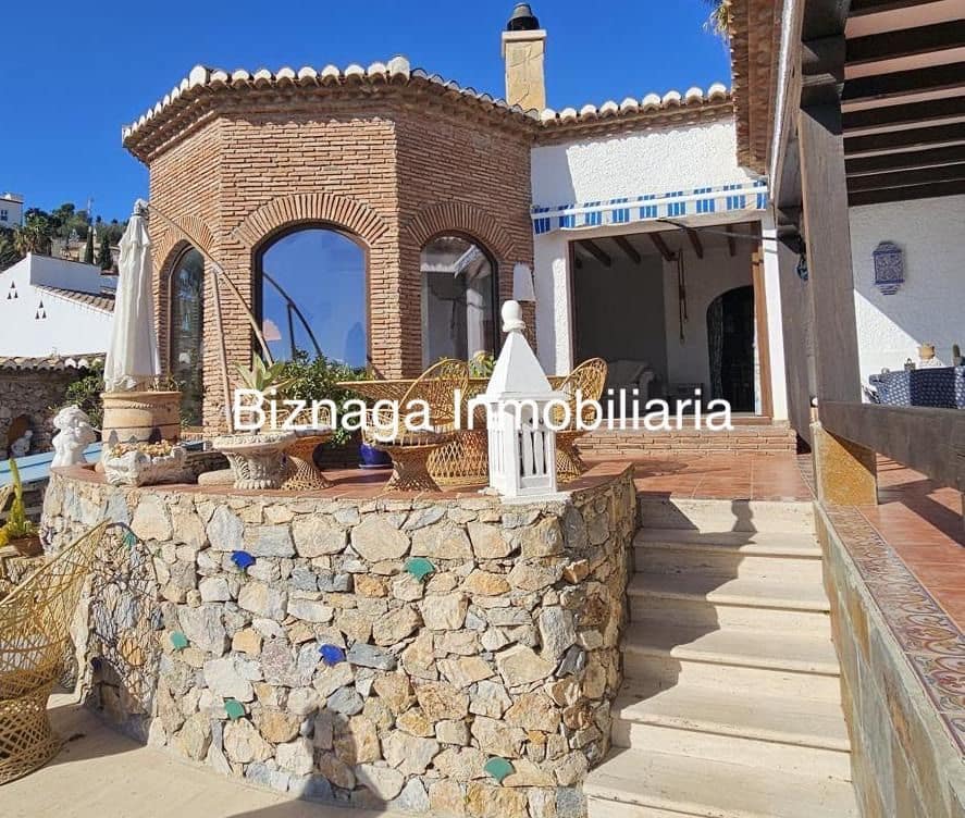 Chalet de 5 habitaciones en La Herradura en venta con piscina garaje - 1.180.000 € (Ref: 9340037)