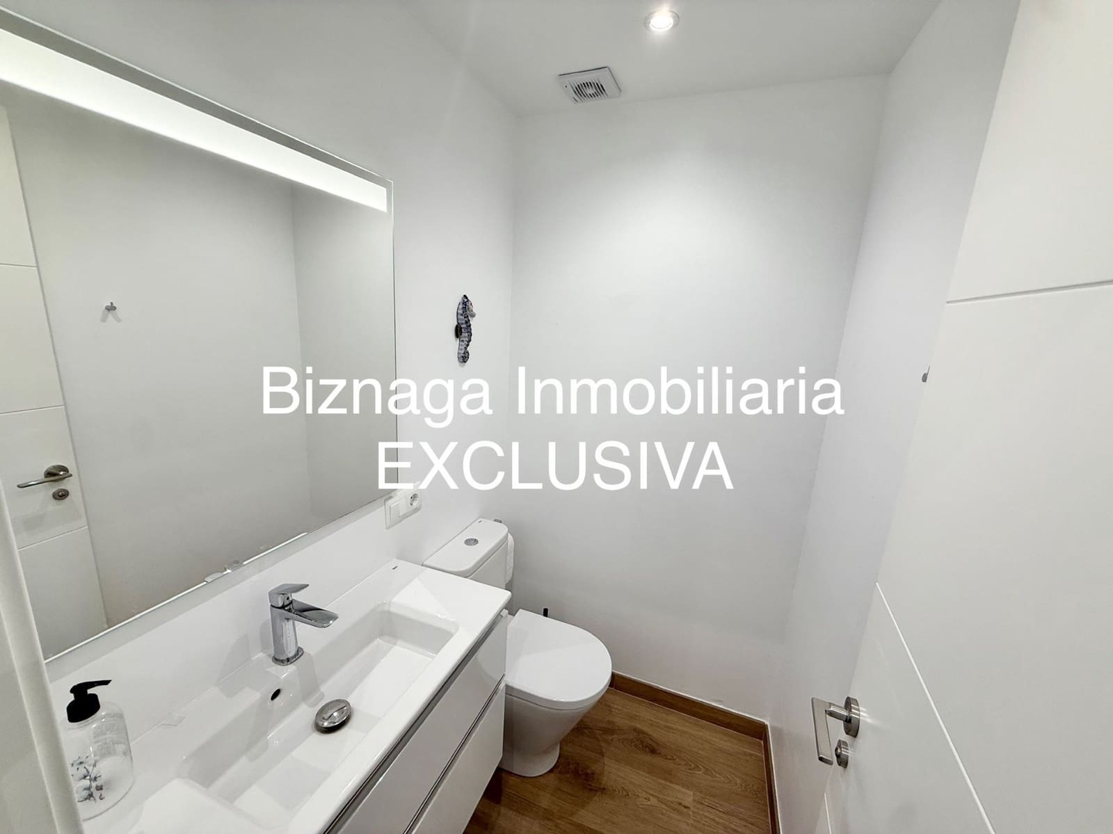 4 bedroom Villa for sale in Torrox-Costa with pool - € 468,000 (Ref: 9472254)