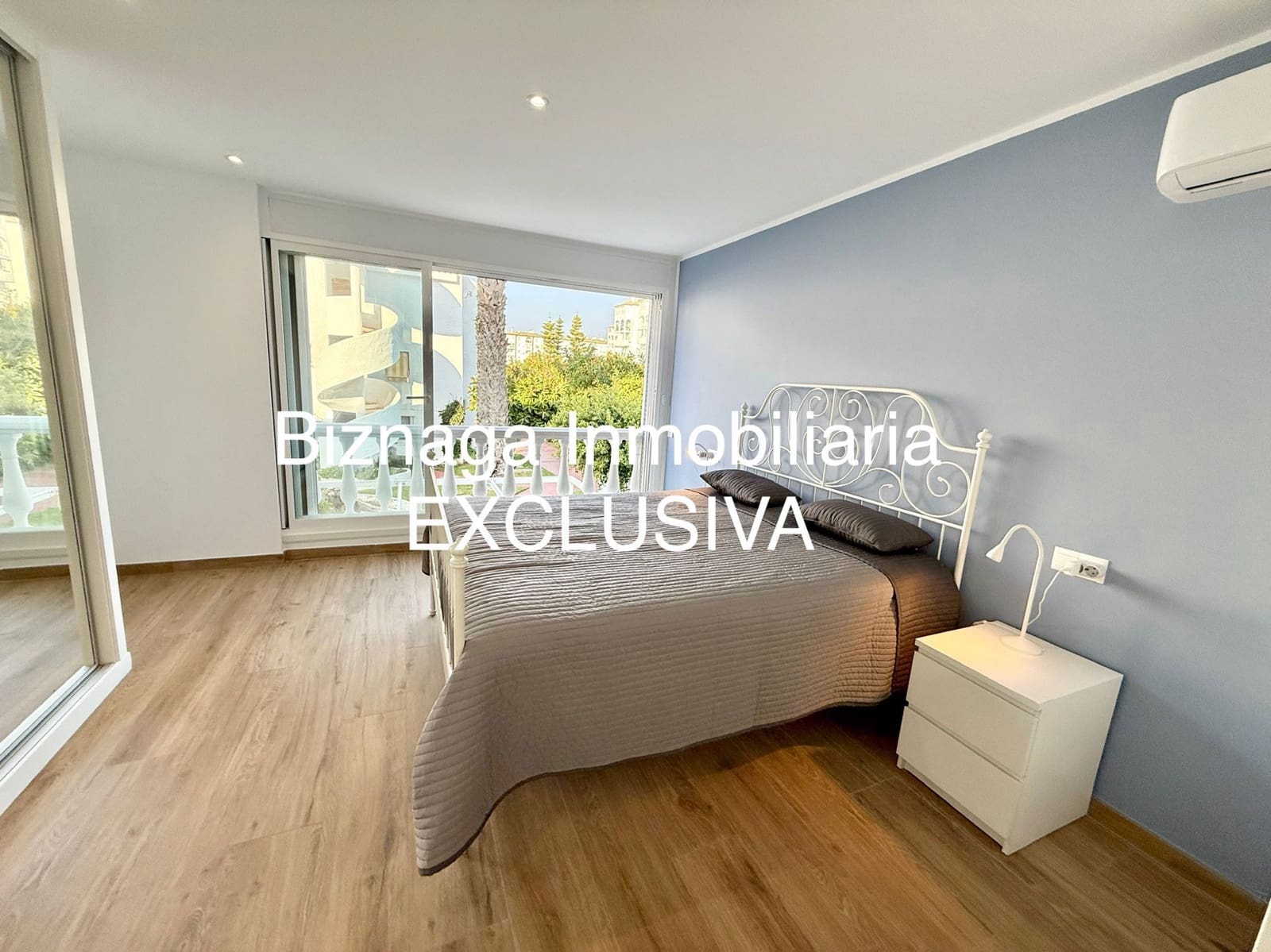 4 bedroom Villa for sale in Torrox-Costa with pool - € 468,000 (Ref: 9472254)