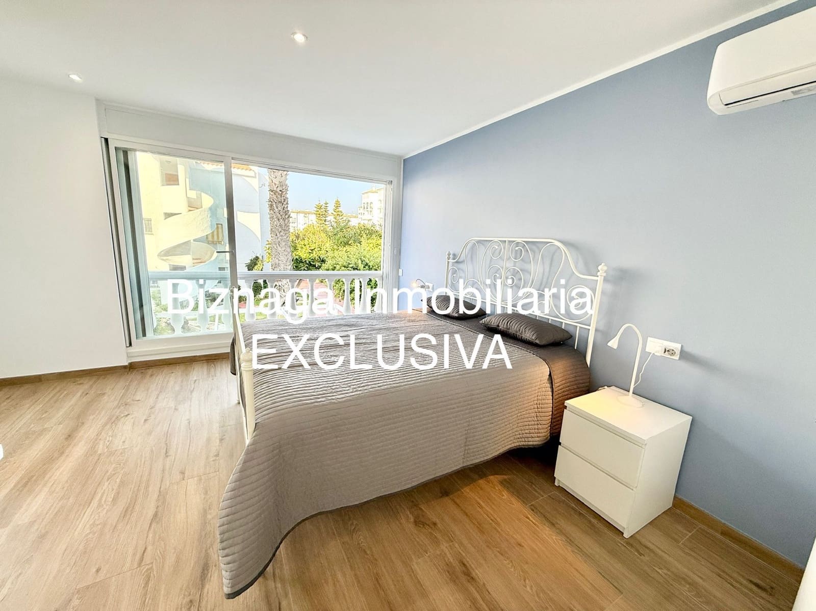 4 bedroom Villa for sale in Torrox-Costa with pool - € 468,000 (Ref: 9472254)