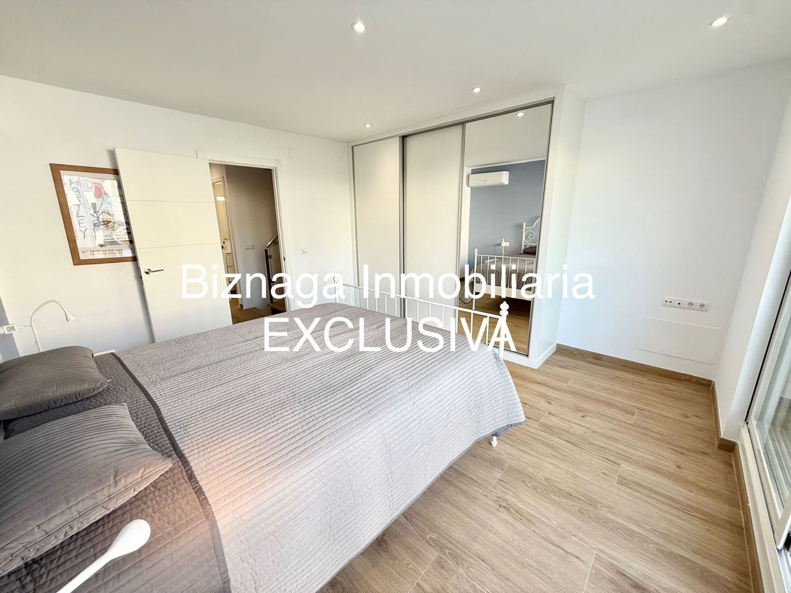 4 bedroom Villa for sale in Torrox-Costa with pool - € 468,000 (Ref: 9472254)