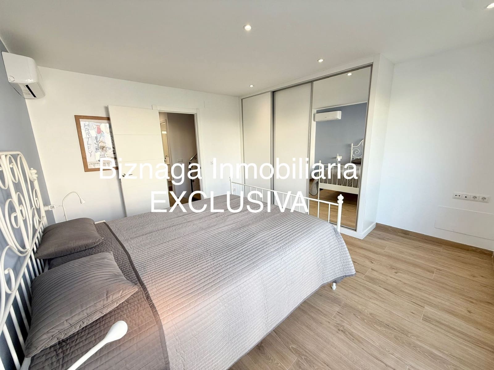 4 bedroom Villa for sale in Torrox-Costa with pool - € 468,000 (Ref: 9472254)