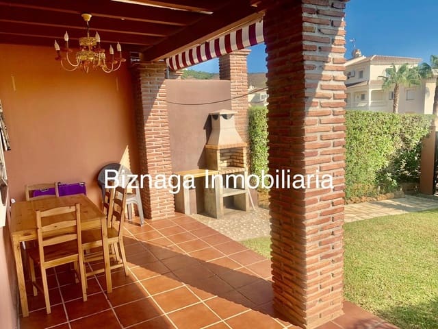 3 Zimmer Doppelhaus zu verkaufen in Torrox-Costa, Torrox mit Pool Garage - 330.000 € (Ref: 9794235)