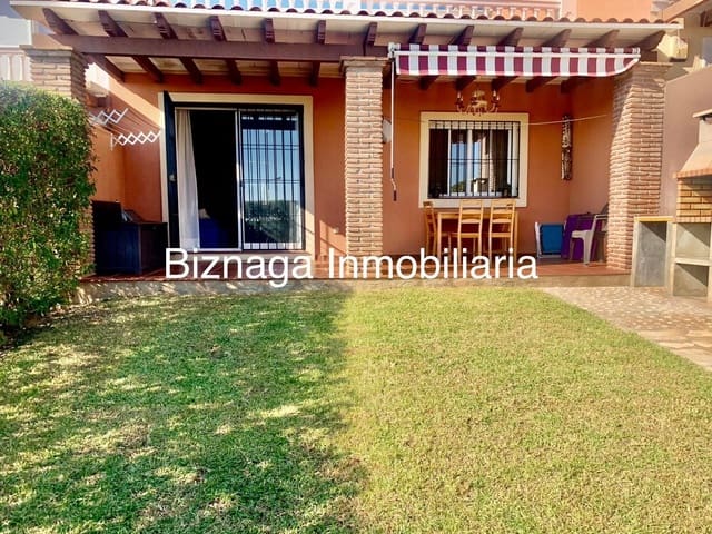 3 Zimmer Doppelhaus zu verkaufen in Torrox-Costa, Torrox mit Pool Garage - 330.000 € (Ref: 9794235)