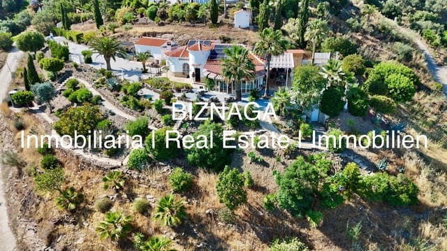 3 slaapkamer Villa te koop in Arenas met zwembad garage - € 535.000 (Ref: 9910074)