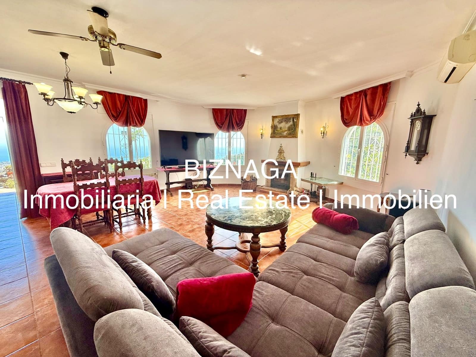 3 slaapkamer Villa te koop in Arenas met zwembad garage - € 535.000 (Ref: 9910074)