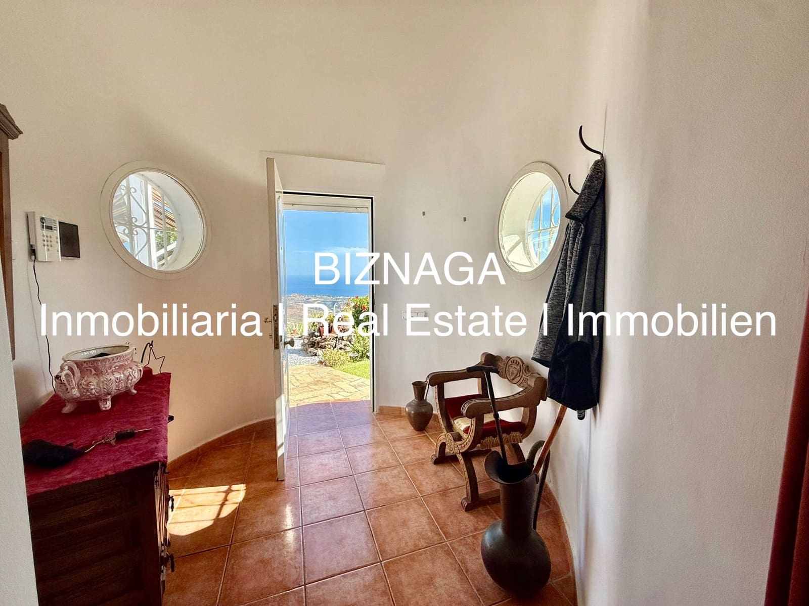3 slaapkamer Villa te koop in Arenas met zwembad garage - € 535.000 (Ref: 9910074)