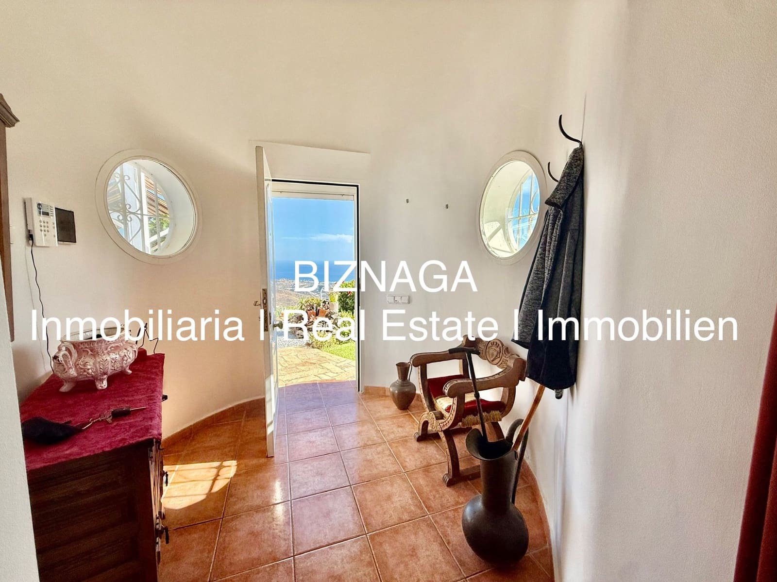 3 slaapkamer Villa te koop in Arenas met zwembad garage - € 535.000 (Ref: 9910074)