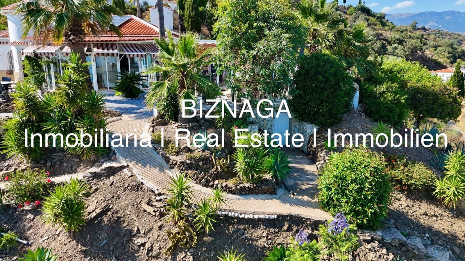 3 slaapkamer Villa te koop in Arenas met zwembad garage - € 535.000 (Ref: 9910074)