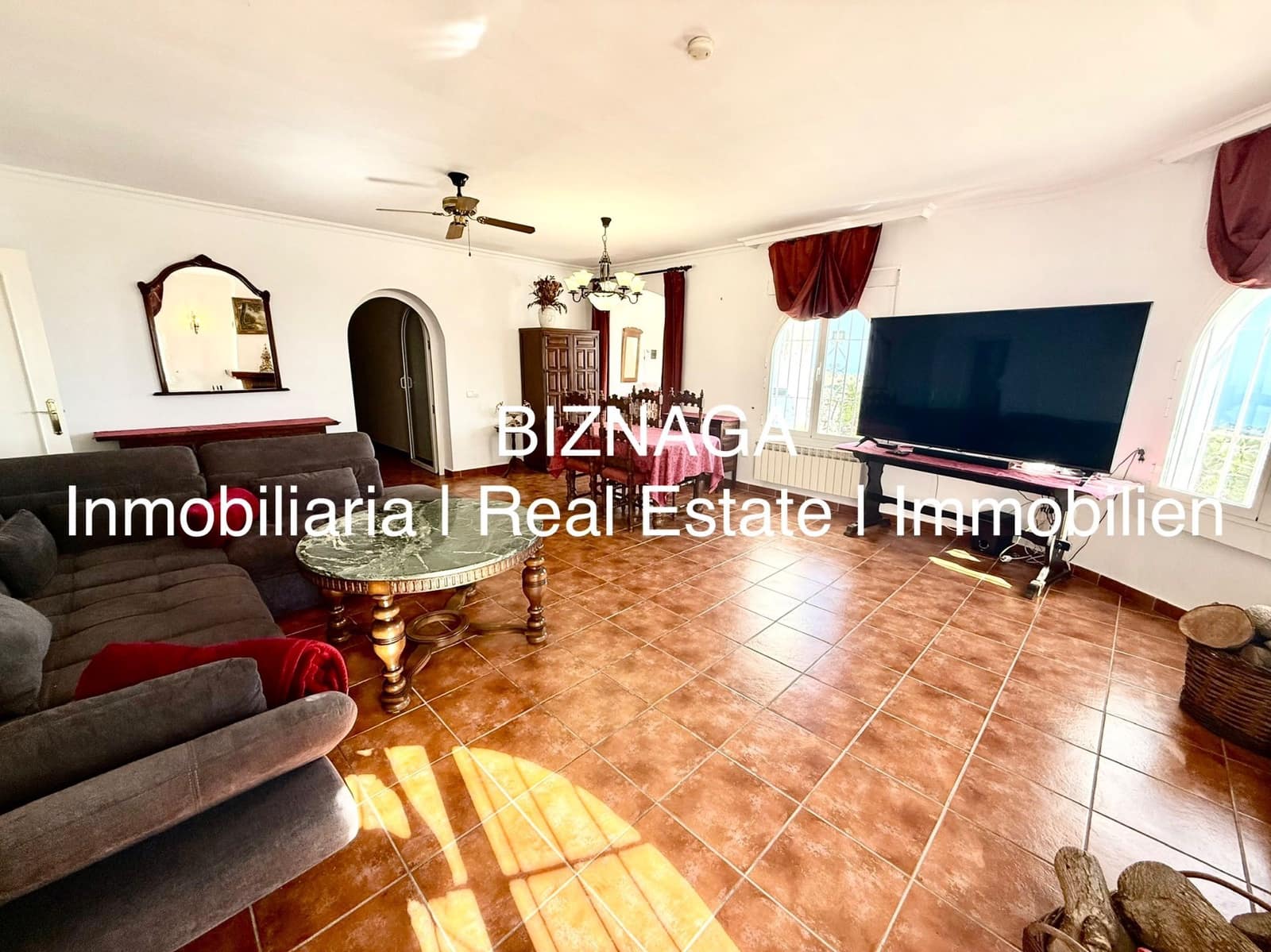 3 slaapkamer Villa te koop in Arenas met zwembad garage - € 535.000 (Ref: 9910074)