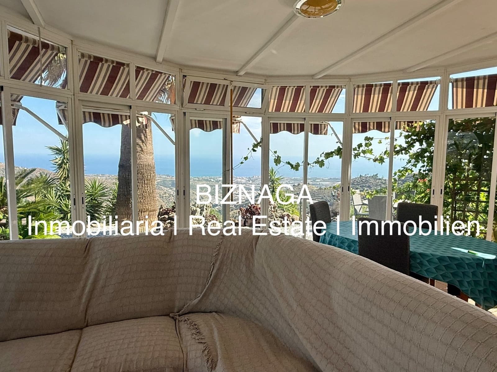 3 slaapkamer Villa te koop in Arenas met zwembad garage - € 535.000 (Ref: 9910074)