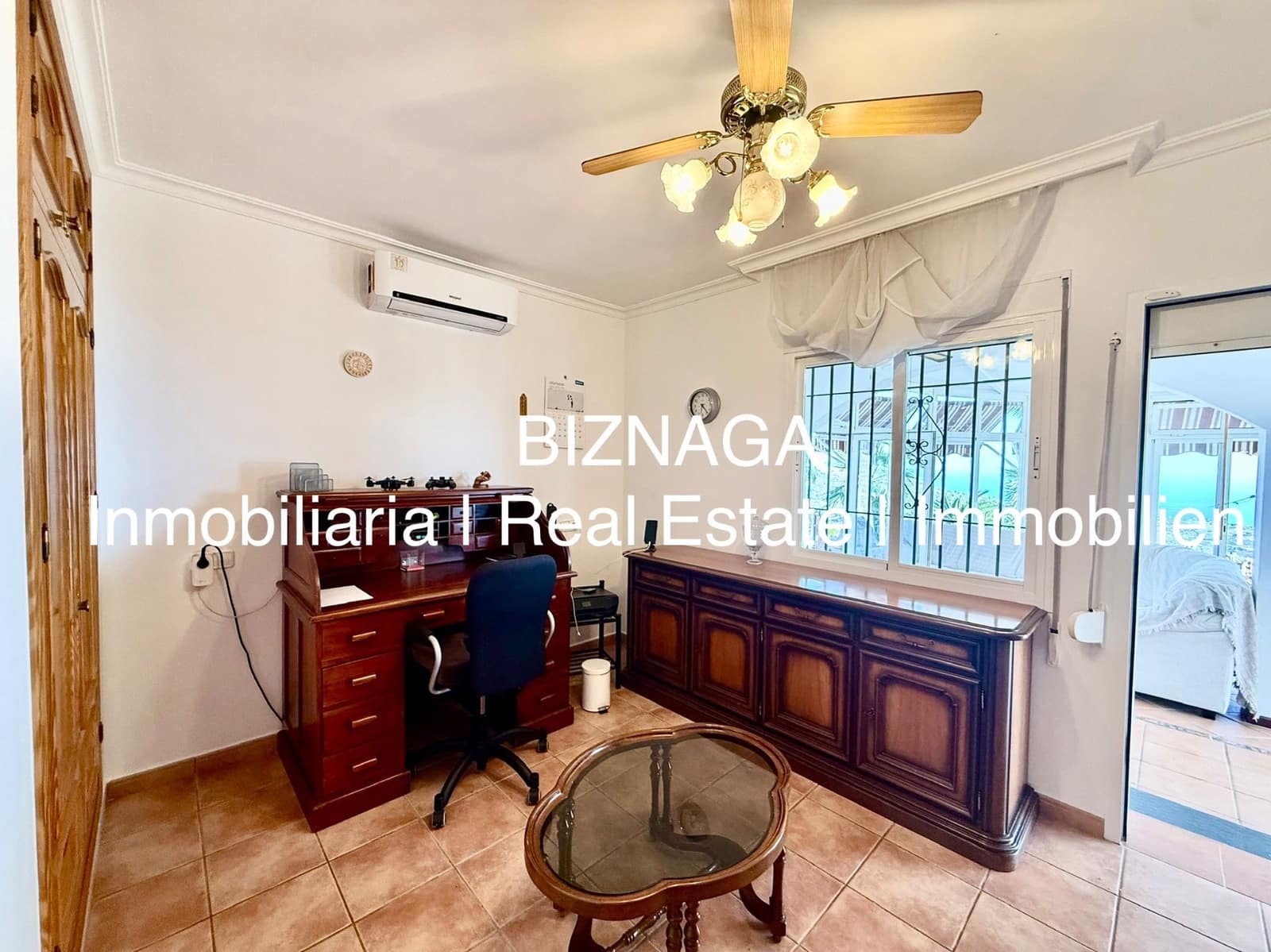 3 slaapkamer Villa te koop in Arenas met zwembad garage - € 535.000 (Ref: 9910074)