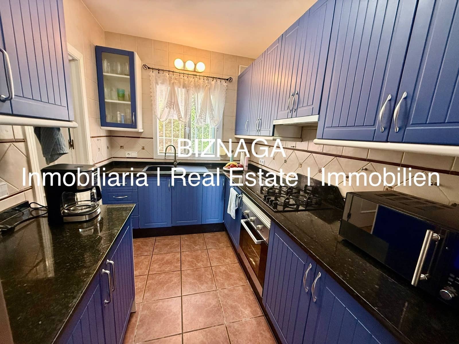 3 slaapkamer Villa te koop in Arenas met zwembad garage - € 535.000 (Ref: 9910074)