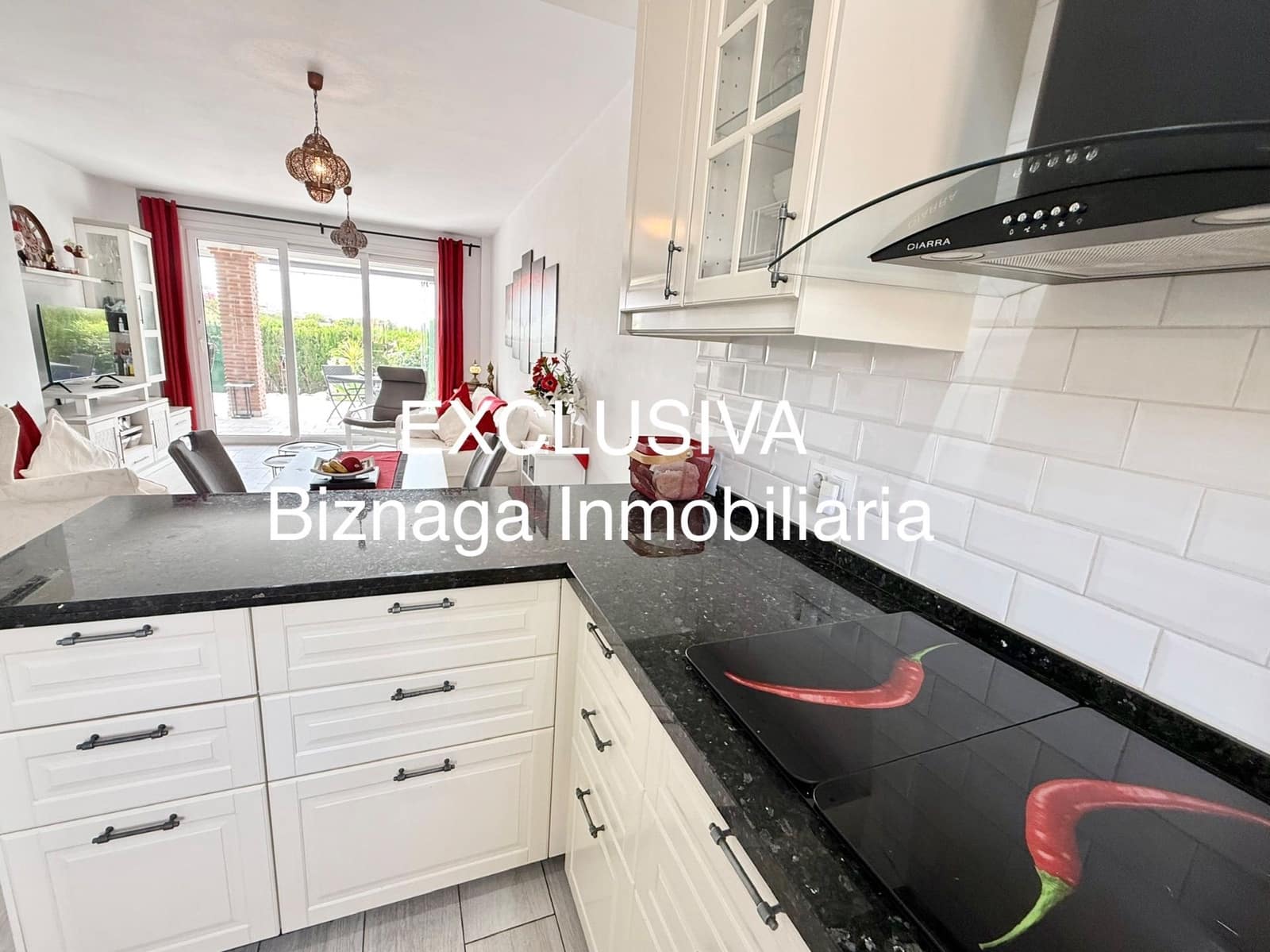 2 makuuhuone Paritalo myytävänä paikassa Torrox-Costa mukana uima-altaan 
autotalli - 275 000 € (Ref: 9986445)