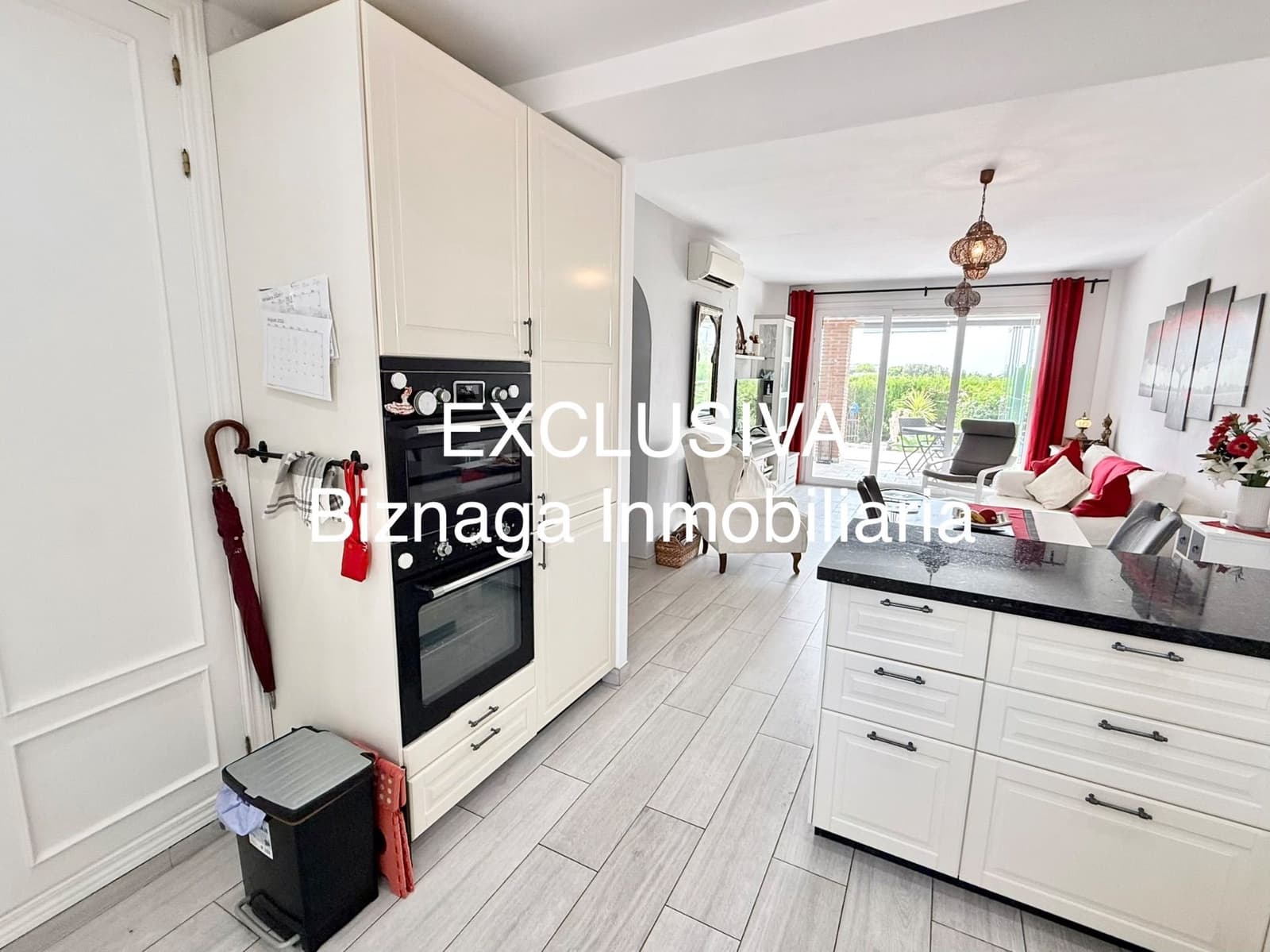 2 makuuhuone Paritalo myytävänä paikassa Torrox-Costa mukana uima-altaan 
autotalli - 275 000 € (Ref: 9986445)