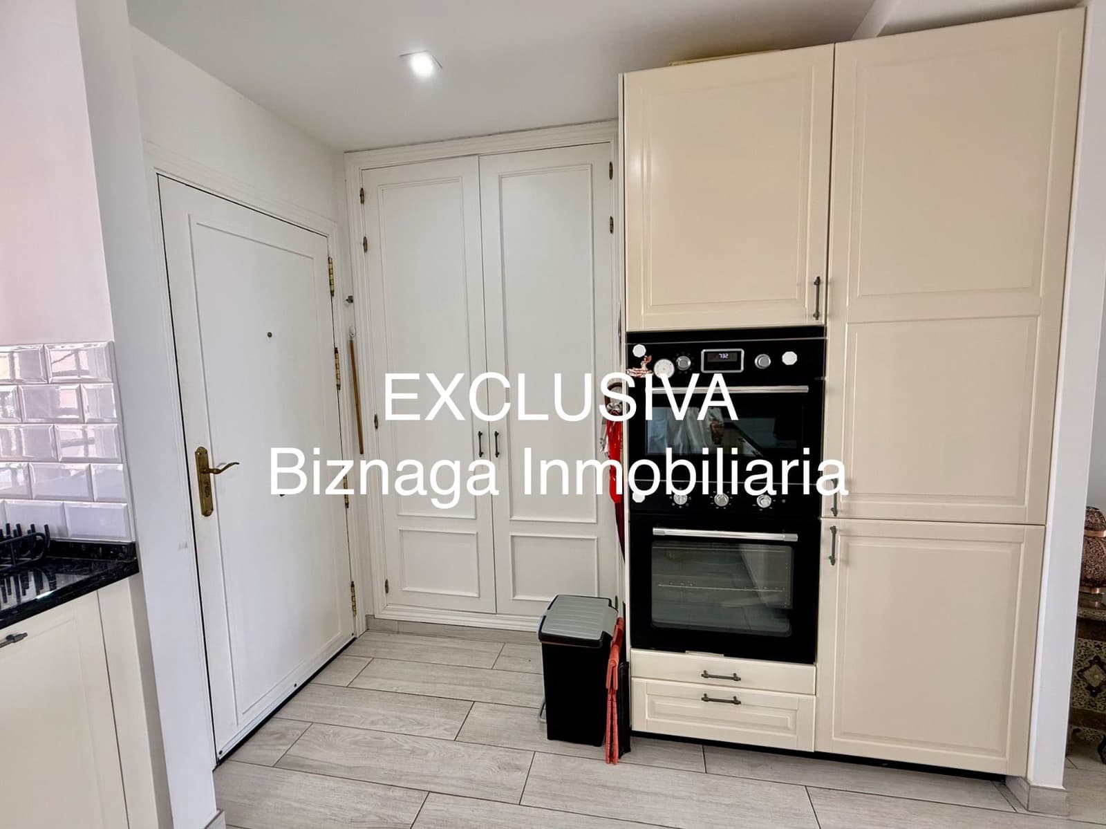 2 makuuhuone Paritalo myytävänä paikassa Torrox-Costa mukana uima-altaan 
autotalli - 275 000 € (Ref: 9986445)