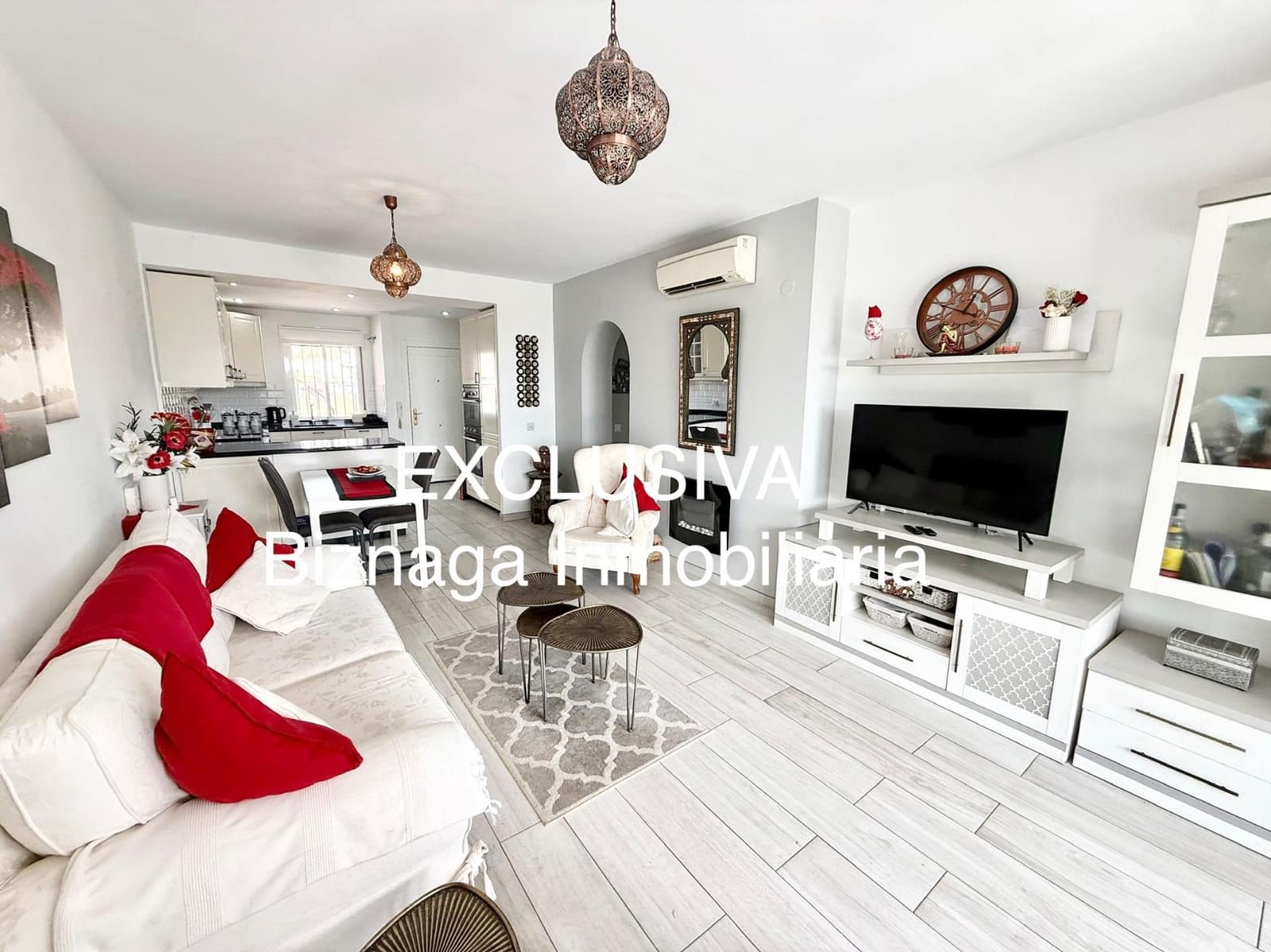 2 makuuhuone Paritalo myytävänä paikassa Torrox-Costa mukana uima-altaan 
autotalli - 275 000 € (Ref: 9986445)