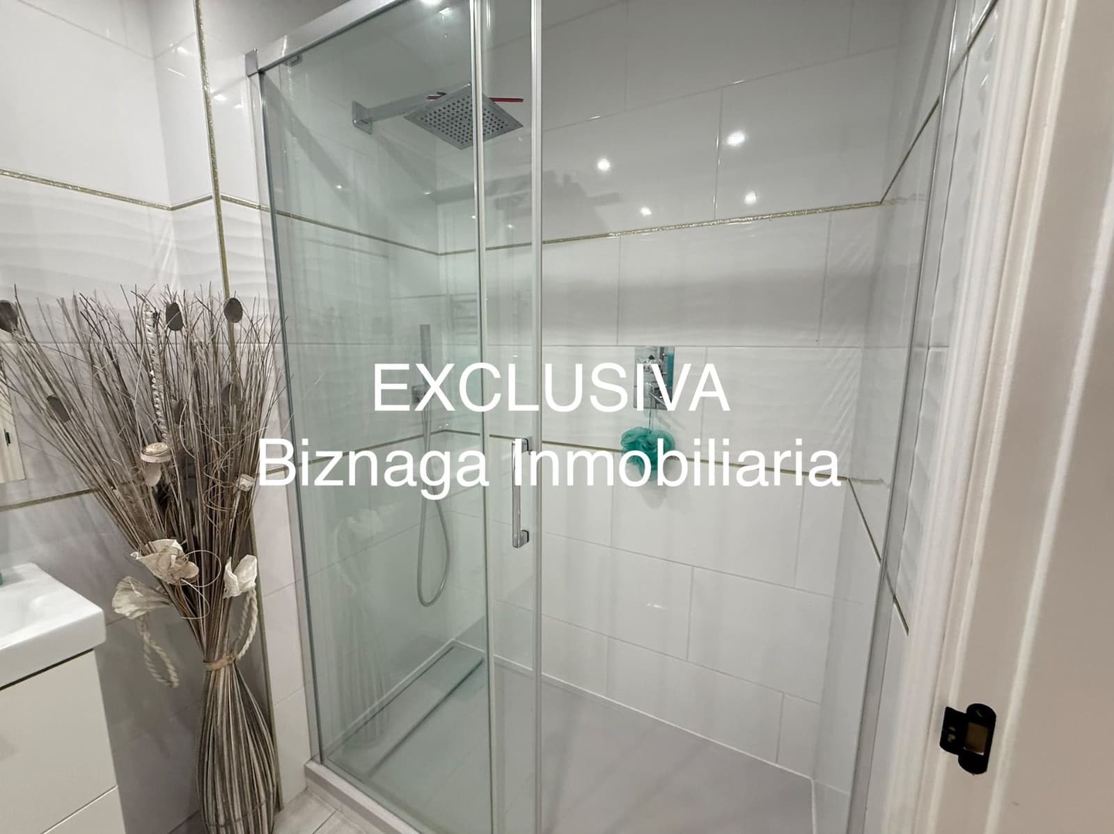 2 makuuhuone Paritalo myytävänä paikassa Torrox-Costa mukana uima-altaan 
autotalli - 275 000 € (Ref: 9986445)