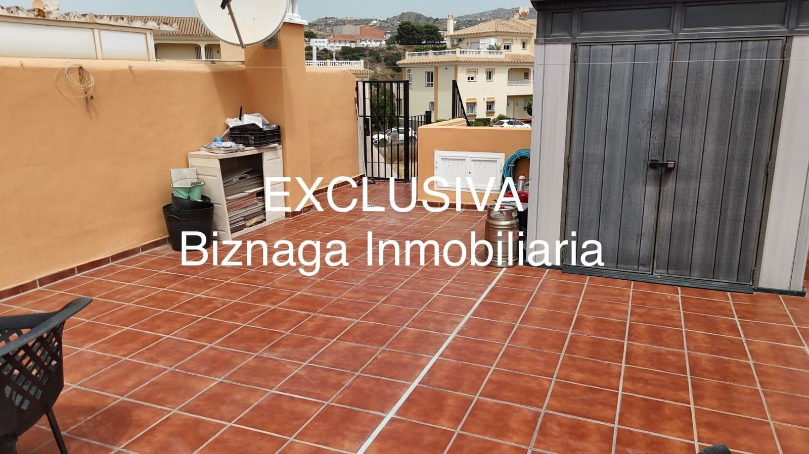 2 makuuhuone Paritalo myytävänä paikassa Torrox-Costa mukana uima-altaan 
autotalli - 275 000 € (Ref: 9986445)