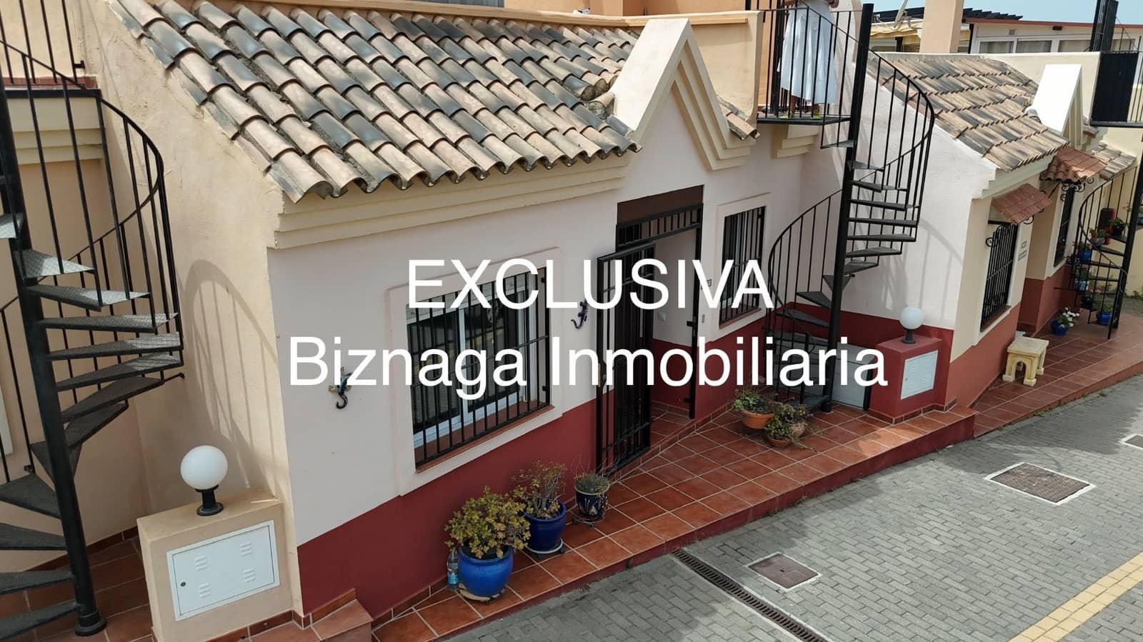 2 makuuhuone Paritalo myytävänä paikassa Torrox-Costa mukana uima-altaan 
autotalli - 275 000 € (Ref: 9986445)