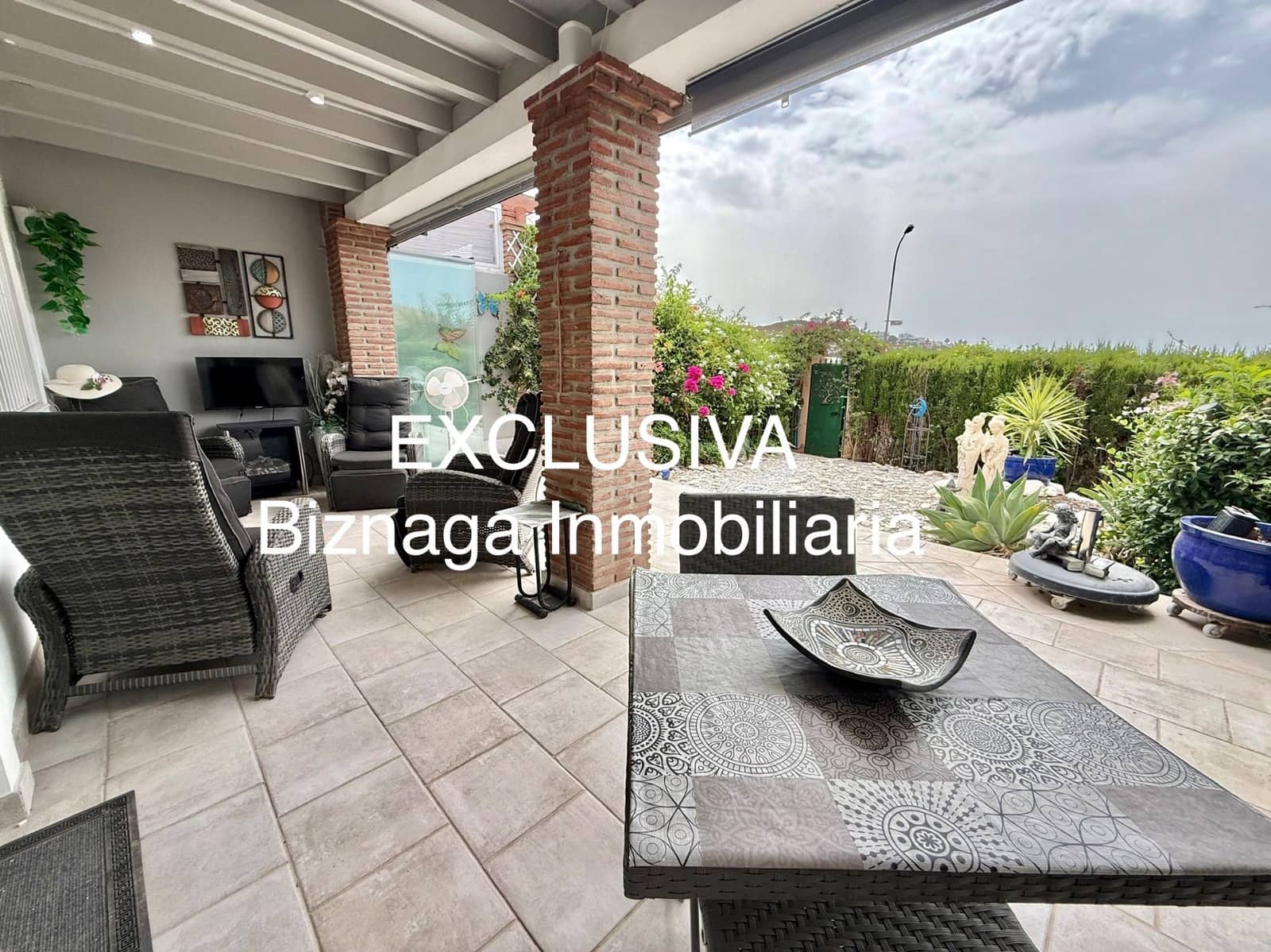 2 makuuhuone Paritalo myytävänä paikassa Torrox-Costa mukana uima-altaan 
autotalli - 275 000 € (Ref: 9986445)