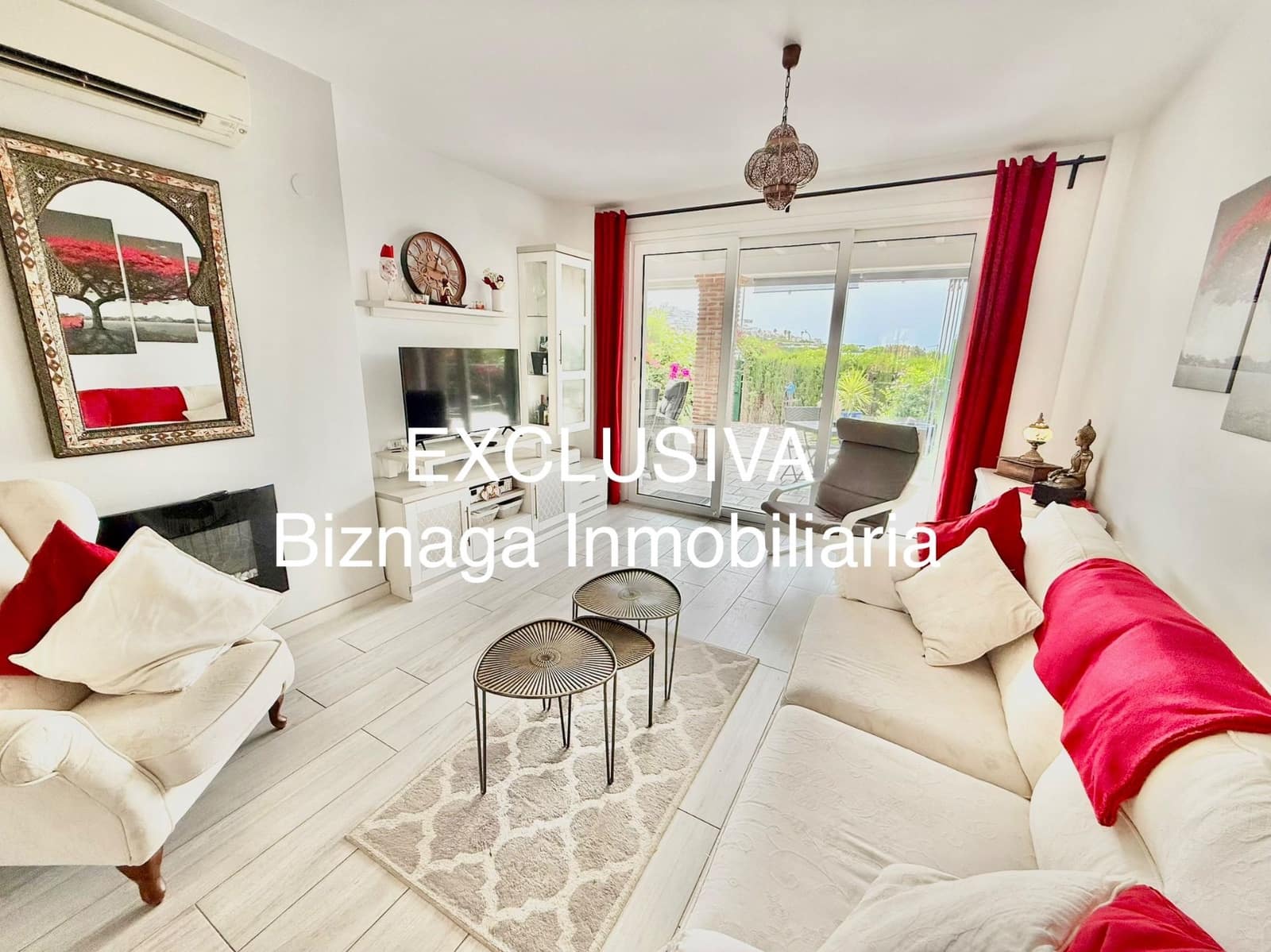 2 makuuhuone Paritalo myytävänä paikassa Torrox-Costa mukana uima-altaan 
autotalli - 275 000 € (Ref: 9986445)
