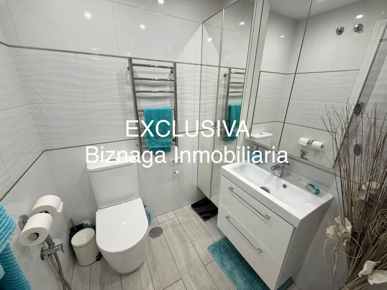 2 makuuhuone Paritalo myytävänä paikassa Torrox-Costa mukana uima-altaan 
autotalli - 275 000 € (Ref: 9986445)