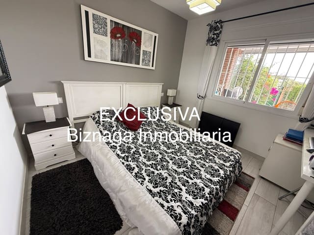 Pareado de 2 habitaciones en Torrox-Costa, Torrox en venta con piscina garaje - 275.000 € (Ref: 9986445)
