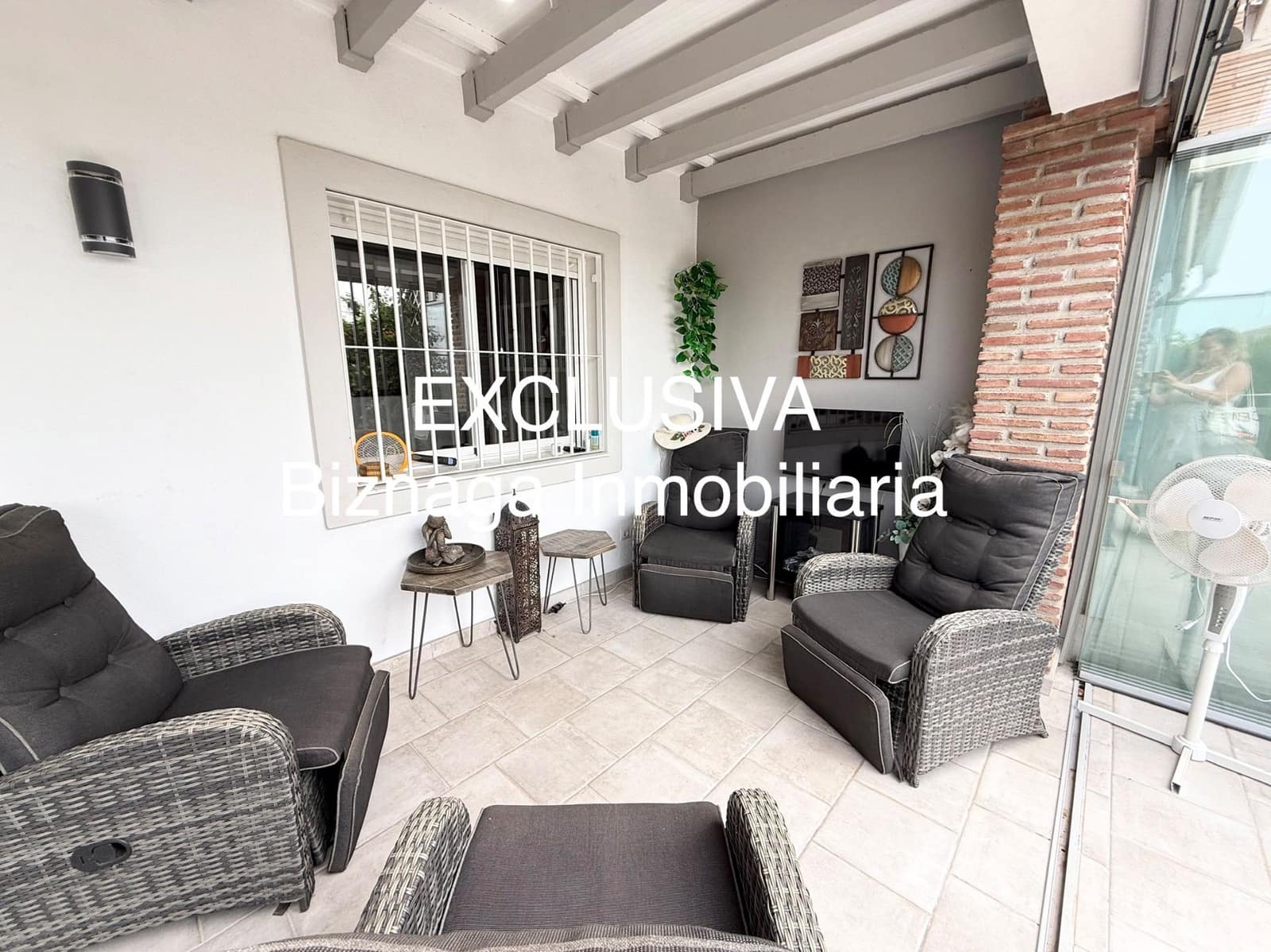 2 makuuhuone Paritalo myytävänä paikassa Torrox-Costa mukana uima-altaan 
autotalli - 275 000 € (Ref: 9986445)