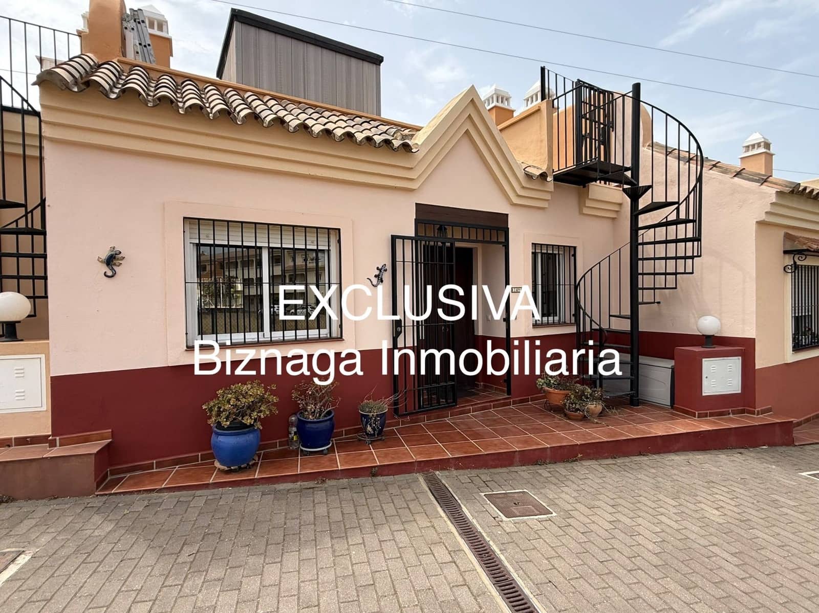 2 makuuhuone Paritalo myytävänä paikassa Torrox-Costa mukana uima-altaan 
autotalli - 275 000 € (Ref: 9986445)