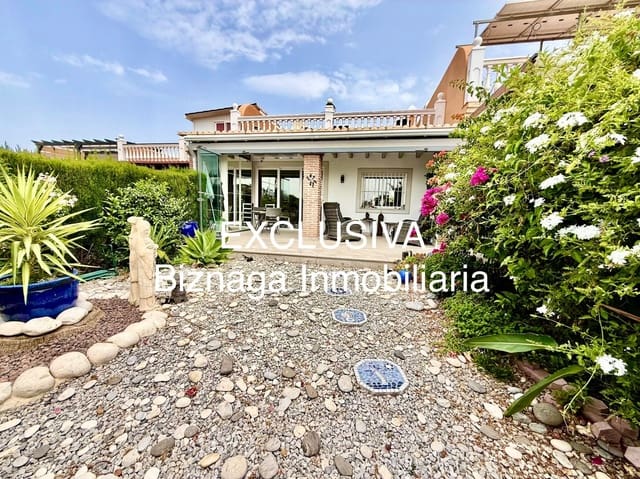 Pareado de 2 habitaciones en Torrox-Costa, Torrox en venta con piscina garaje - 275.000 € (Ref: 9986445)