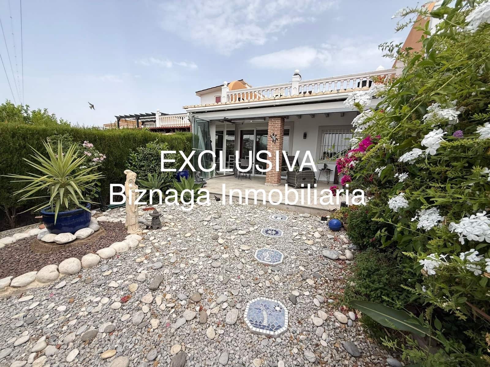2 makuuhuone Paritalo myytävänä paikassa Torrox-Costa mukana uima-altaan 
autotalli - 275 000 € (Ref: 9986445)