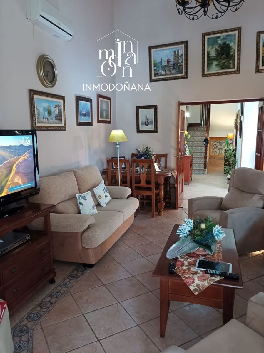 Chalet de 6 habitaciones en Matalascañas en venta - 396.000 € (Ref: 7931670)