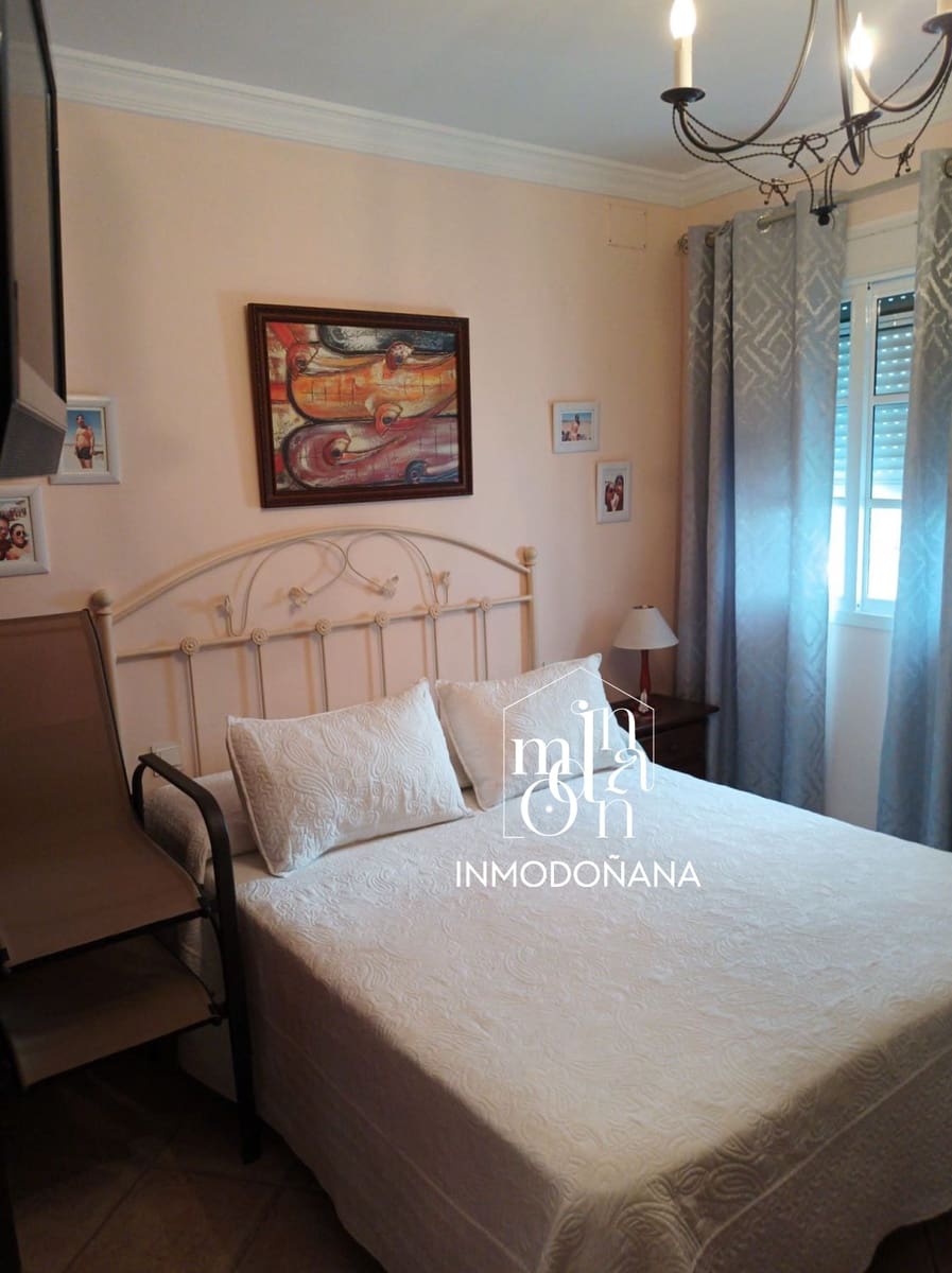 Chalet de 6 habitaciones en Matalascañas en venta - 396.000 € (Ref: 7931670)