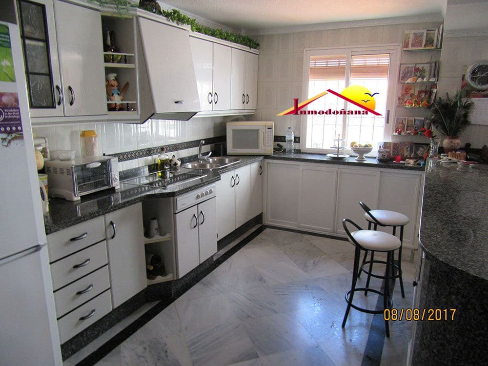 5 soveværelse Rækkehus til salg i Matalascanas med garage - € 299.000 (Ref: 7931671)