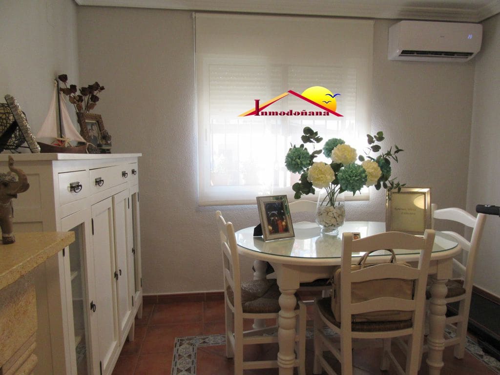 4 sovrum Semi-fristående Villa till salu i Matalascanas med garage - 320 000 € (Ref: 7931690)