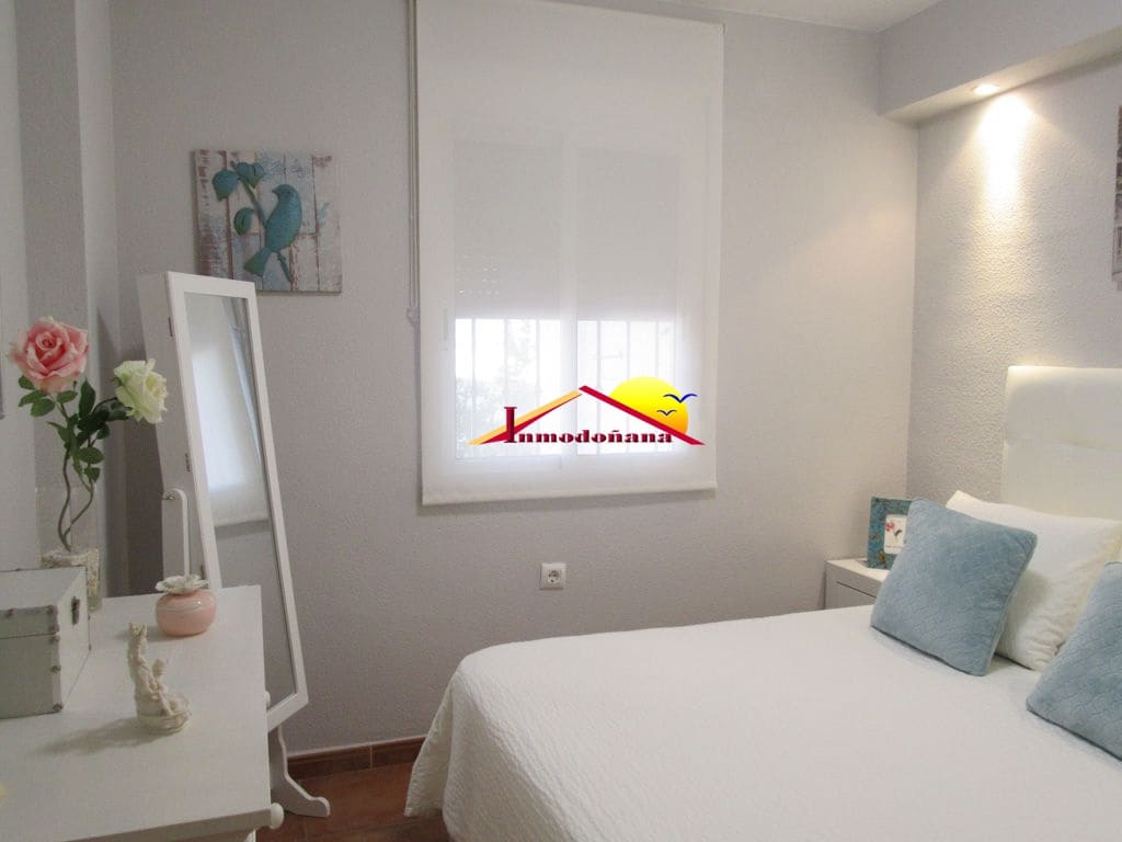 4 sovrum Semi-fristående Villa till salu i Matalascanas med garage - 320 000 € (Ref: 7931690)