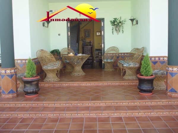 4 Zimmer Villa zu verkaufen in Matalascañas, Almonte - 750.000 € (Ref: 7931713)