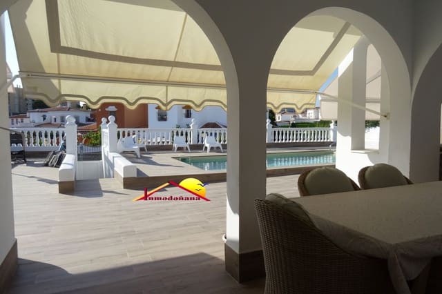 4 soveværelse Semi-Rækkehus til salg i Matalascañas, Almonte - € 450.000 (Ref: 7931719)