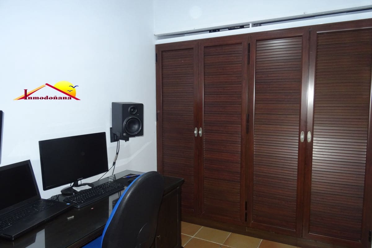 Casa de 4 habitaciones en Almonte en venta - 190.000 € (Ref: 7931743)